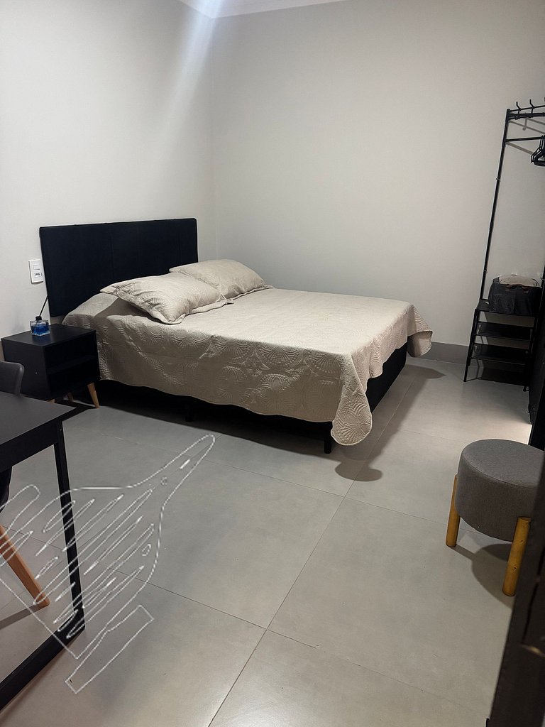 Duplo Superior com Frigobar e Vista Pátio Interno